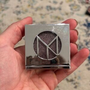 IL MAKIAGE Metallic Plum Eyeshadow